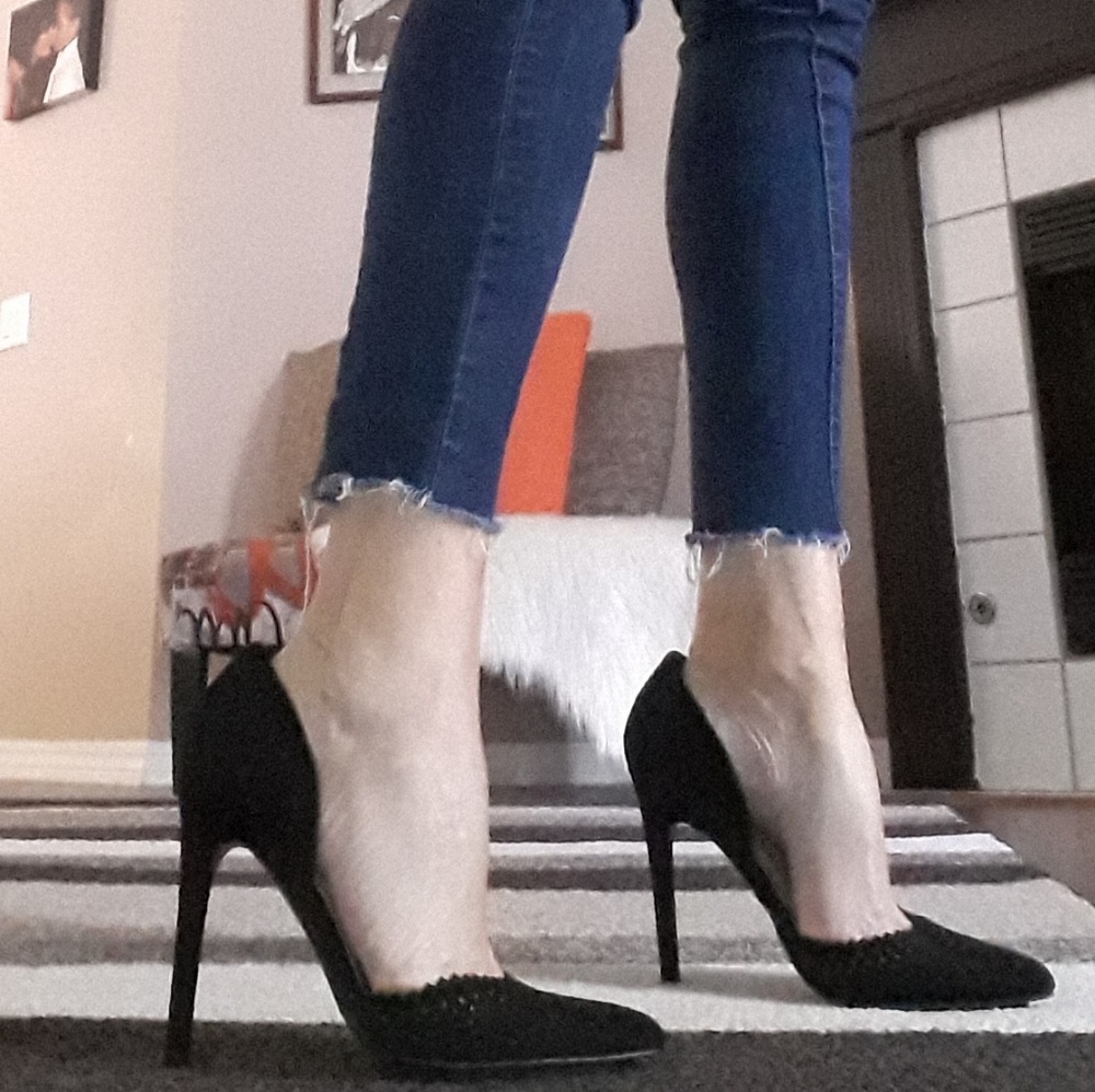 Beautiful Black Suede JustFab Heels